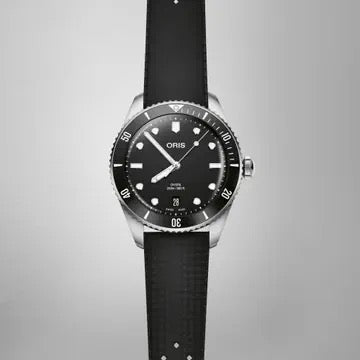 oris divers date black dial 01 733 7795 4054-set – taucheruhr mit schwarzem zifferblatt – edelstahlgehäuse, robustes design und langlebiges armband