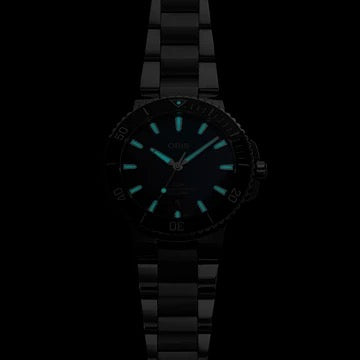 Oris Aquis Date 01 733 7789 4135-07 8 23 04PEB