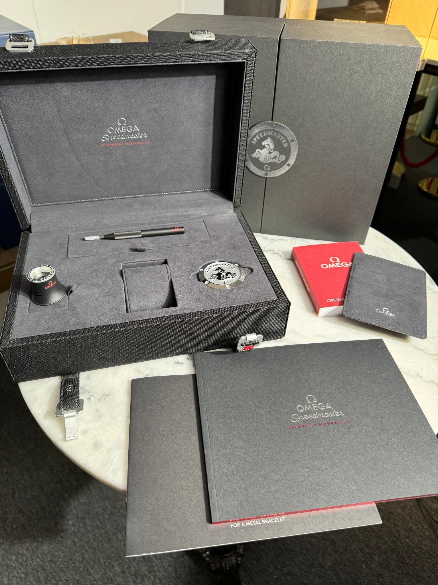 Omega Speedmaster Collectors Box - MANG - LUXURY - Breguet