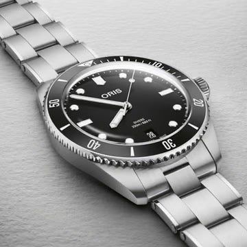 oris divers date black dial 01 733 7795 4054-set – taucheruhr mit schwarzem zifferblatt – edelstahlgehäuse, robustes design und langlebiges armband